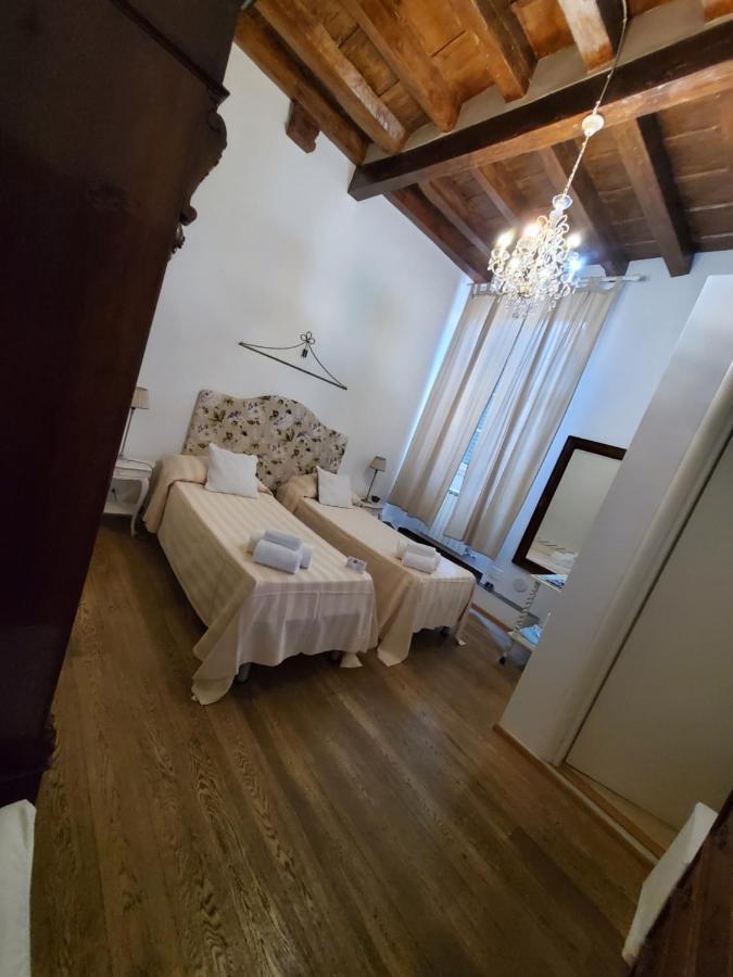 מלון לוקה Residenza Centro Storico מראה חיצוני תמונה